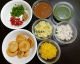 A picture of step 4 of Pakwan Sev Puri.