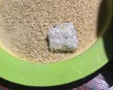Foto langkah ke 3 dari resep Lemper Goreng KW/Nugget Nasi Isi Abon.