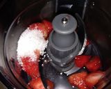 A picture of step 3 of Strawberry red cake.