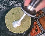 A picture of step 2 of Green paratha.