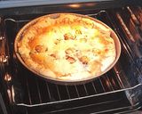 Gombás, kolbászos pizza recept fázis 6 fotója