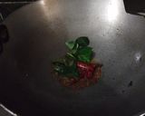 A picture of step 2 of Chivda.