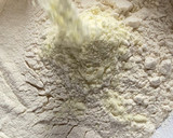 Foto langkah ke 3 dari resep Banana Strudel (No mixer).