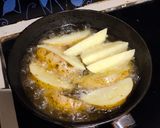 Foto langkah ke 2 dari resep French Fries Beef Cheese Melted.