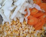 Foto langkah ke 1 dari resep Sop jagung sosis.