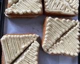 Gambar langkah 6 resipi Roti keping buttermilk.