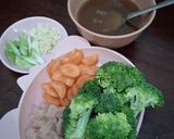 Foto langkah ke 1 dari resep Cah Brokoli Wortel.