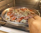 Foto langkah ke 6 dari resep Meat Lover Pizza.