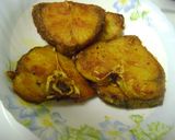 A picture of step 2 of Chettinad Meen Kuzhambu.