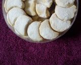 Foto langkah ke 9 dari resep Putri Salju Almond Keju.