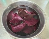 A picture of step 1 of Red Shiso Leaves Pink Juice (Just boil👏).