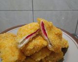 Foto langkah ke 2 dari resep Risol Roti Tawar Selai 🍓.