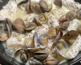 Foto del paso 4 de la receta: Lomos de merluza con almejas