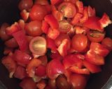 Une image de l'étape 2 de Salade de tomates cerises et poivron rouge 🍅🌶.