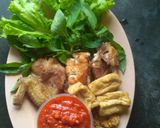 Foto langkah ke 4 dari resep Ayam Tahu Tempe Penyet.