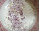 Gambar langkah 1 resipi Cucur Bawang Buat Lailer.