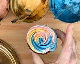 Foto del passaggio 14 della ricetta Cupcake Unicorno al Cioccolato ripieni di Nutella  e decorati con Crema al Burro Meringata