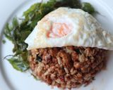 รูปขั้นตอนการทำที่ 3 ของ ข้าวคลุกกะเพราอกไก่~ไข่ดาว🍃🍳
