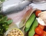 Foto del paso 1 de la receta: Lubina en salsa verde y ensalada de legumbres