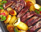 Fokhagymás oldalas, vele sült, rozmaringos burgonyával recept fázis 3 fotója