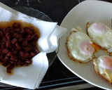 Foto del paso 4 de la receta: Croquetas de chorizo y huevos fritos