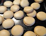 Foto langkah ke 9 dari resep Macaron Metode Italian Meringue.