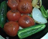 Foto del paso 3 de la receta: Salsa de chile serrano, jalapeño y cilantro