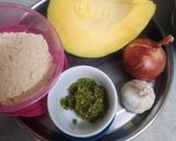 A picture of step 1 of Stuffed Pumpkin Paratha.