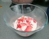 Foto del paso 3 de la receta: Crema de fresas y kiwi