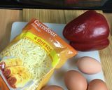 Foto del paso 1 de la receta Pimientos rojos rellenos de queso con huevo