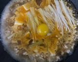 Foto langkah ke 3 dari resep Sundubu jjigae(sup tahu pedas Korea).