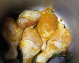 Foto langkah ke 2 dari resep Paha Ayam Saus Telur Asin.