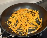 A picture of step 6 of Enoki Mushroom Omelette.
