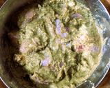 A picture of step 3 of Hariyali Chicken (Green Chicken Curry).