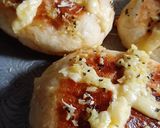 Foto langkah ke 10 dari resep Korean Garlic Cheese Bread Teflon | Alternatif cheese cream.