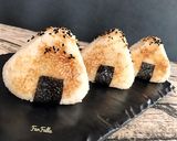 صورة لخطوة 7 من وصفة أرز بالتونة 🍙 Onigiri