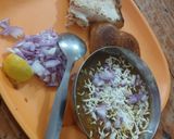 A picture of step 4 of Pavbhaji.