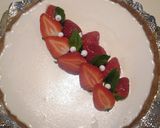 Foto del paso 22 de la receta: Tarta de fresas y panna cotta de albahaca