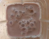 Foto del paso 2 de la receta: Smoothie de fresa con cocoa y chía