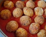 Foto del paso 7 de la receta: Albóndigas de merluza y pimientos del piquillo