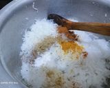 A picture of step 1 of Molli paratha filling.