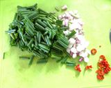 Hình bước làm 1 của món Cá bớp biển um rau cải trắng