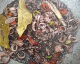Foto langkah ke 3 dari resep Cumi Hitam Pedas.