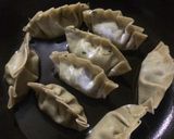 Foto langkah ke 3 dari resep Simple Gyoza ala fe.