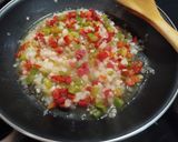 Foto del paso 3 de la receta: Falsas migas de cuscús con verdura su chorizo y brochetas de langostinos con piña