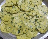 मेथी पुरी (Methi Puri Recipe In Marathi) रेसिपी स्टेप 3 फोटो 