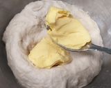 Foto langkah ke 6 dari resep Donat Simpel Tanpa Telur, Tanpa Susu, Takaran Sendok.