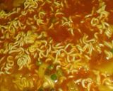 A picture of step 3 of Veg maggi.