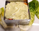 Foto del paso 10 de la receta: Timbal de marisco sobre lechuga baby