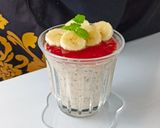 Foto langkah ke 4 dari resep Banana Berry Jam Overnight Oats.